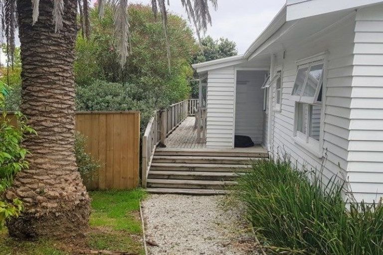 Photo of property in 1/18 Firth Road, Torbay, Auckland, 0630