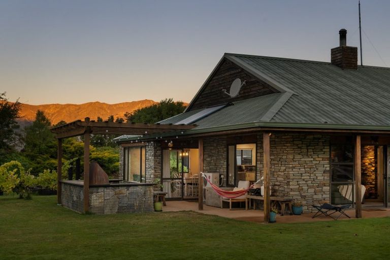Photo of property in 432 Domain Road, Lake Hawea, Wanaka, 9382