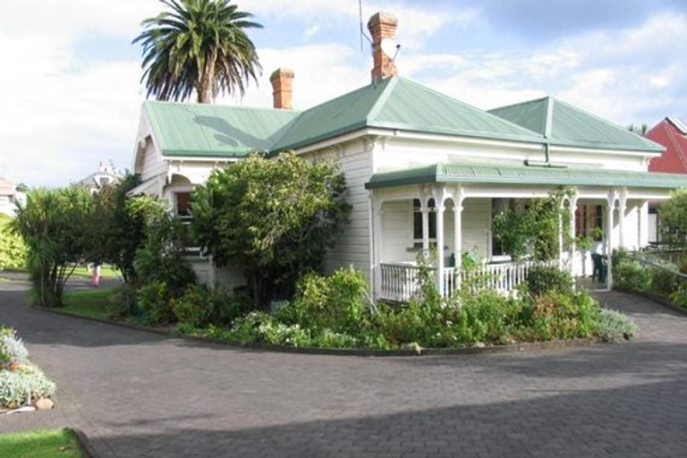 Photo of property in 10/46 King Edward Parade, Devonport, Auckland, 0624