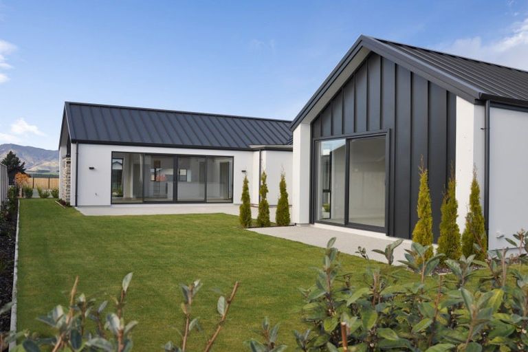 Photo of property in 47 Pounamu Avenue, Albert Town, Wanaka, 9305