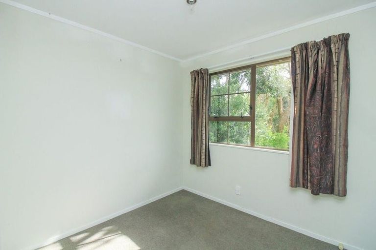 Photo of property in 67b Thurleigh Grove, Karori, Wellington, 6012