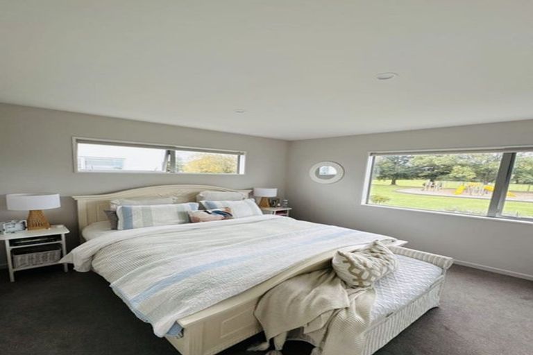 Photo of property in 20 Menin Gate Crescent, Broomfield, Christchurch, 8042