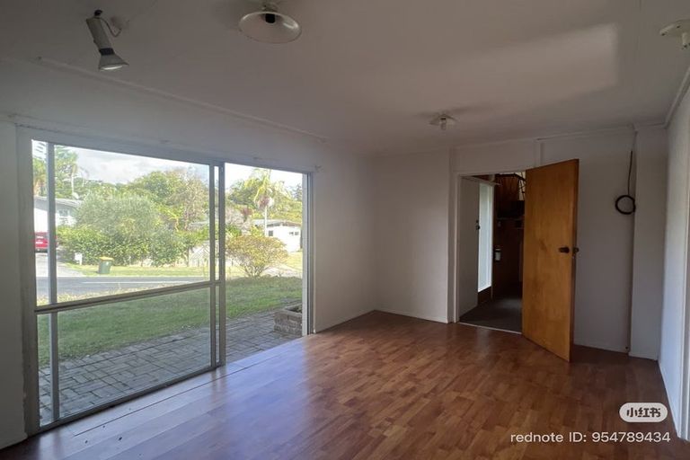 Photo of property in 13 Robbies Road, Shelly Park, Auckland, 2014