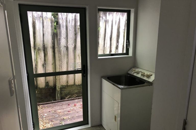 Photo of property in 12a Midgley Road, West Harbour, Auckland, 0618