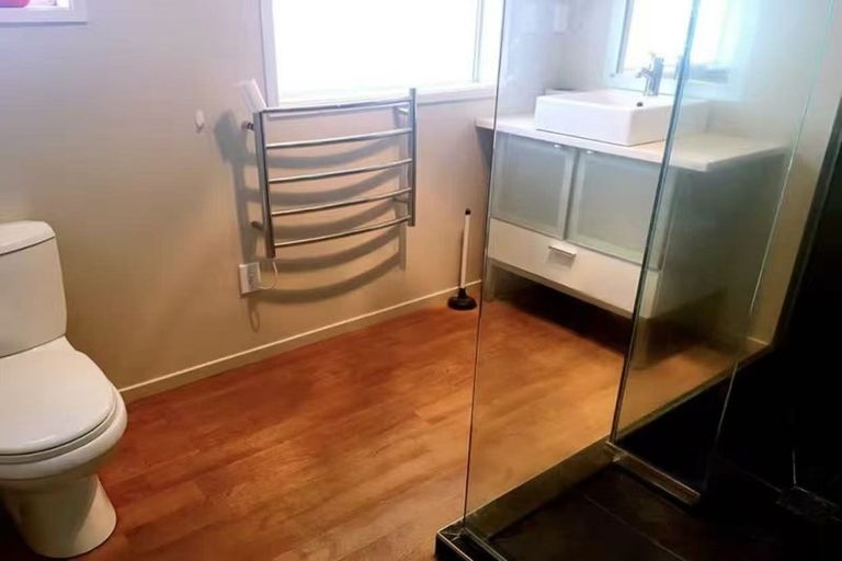 Photo of property in 4 Darcy Place, Massey, Auckland, 0614