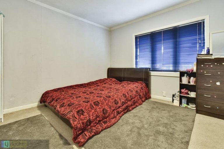 Photo of property in 11 Seddon Avenue, Papatoetoe, Auckland, 2104