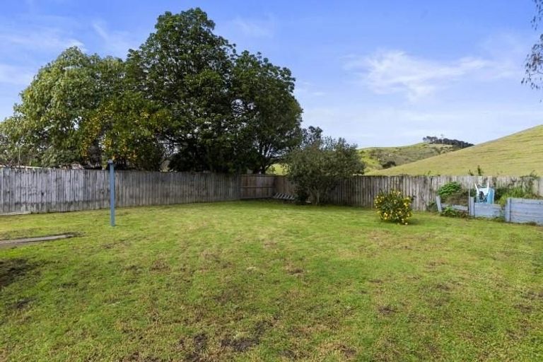 Photo of property in 20 Bertram Road, Kawakawa Bay, 2585