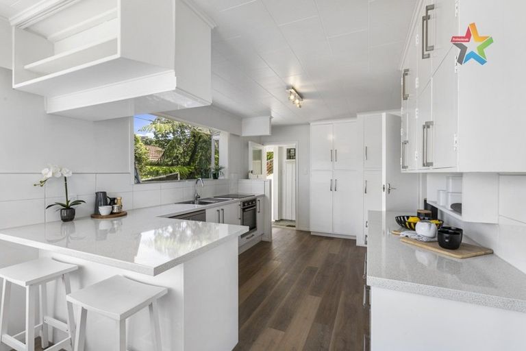 Photo of property in 10 Major Drive, Kelson, Lower Hutt, 5010