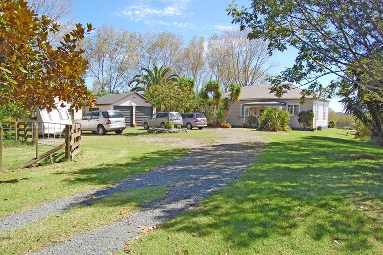 Photo of property in 10 Rangiora Road, Kaiwaka, 0573