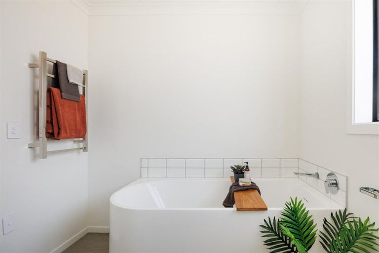 Photo of property in 166b Bridge Street, Bulls, 4818