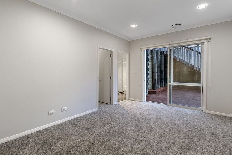 Photo of property in 61 Bernard Magnus Lane, Greenhithe, Auckland, 0632