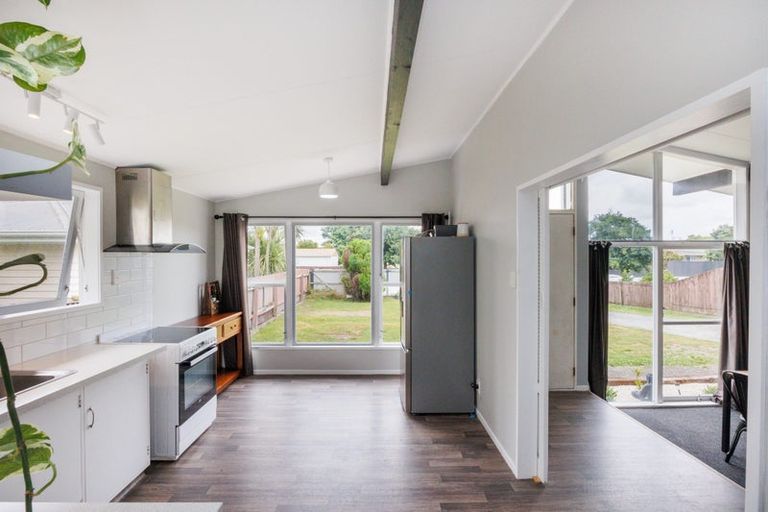 Photo of property in 73 Lockhart Avenue, Milson, Palmerston North, 4414