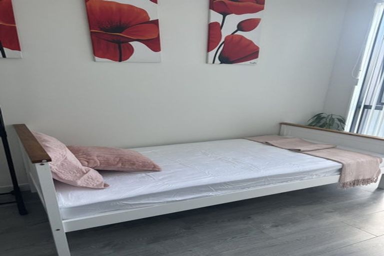 Photo of property in 49 Clayden Shuttleworth Street, Papakura, 2110