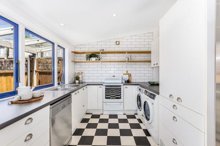 Photo of property in 43 Hanover Street, Wadestown, Wellington, 6012