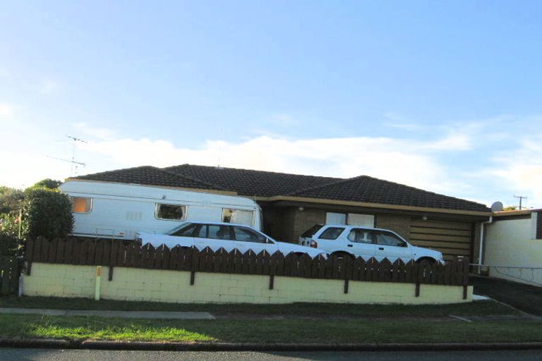 Photo of property in 65 Florence Avenue, Orewa, 0931