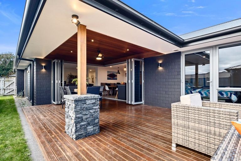 Photo of property in 17 Dreaver Drive, Waitara, 4320