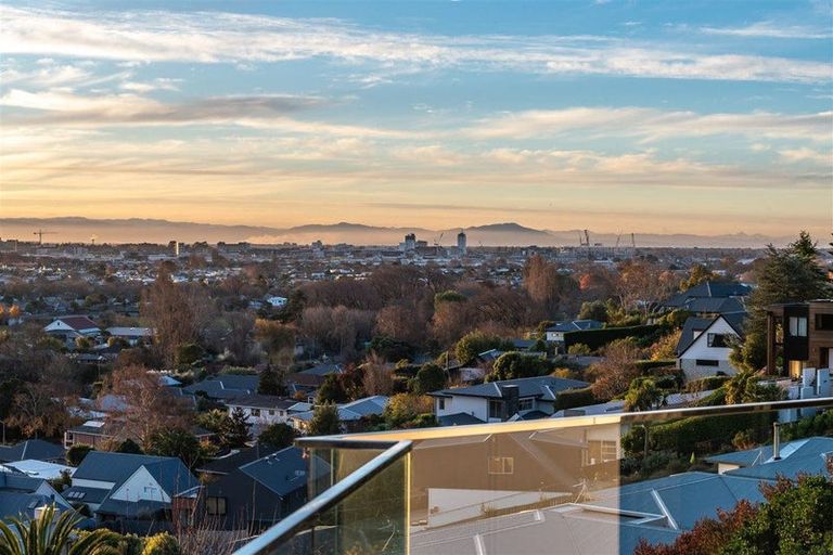 Photo of property in 15 Woodlau Rise, Huntsbury, Christchurch, 8022