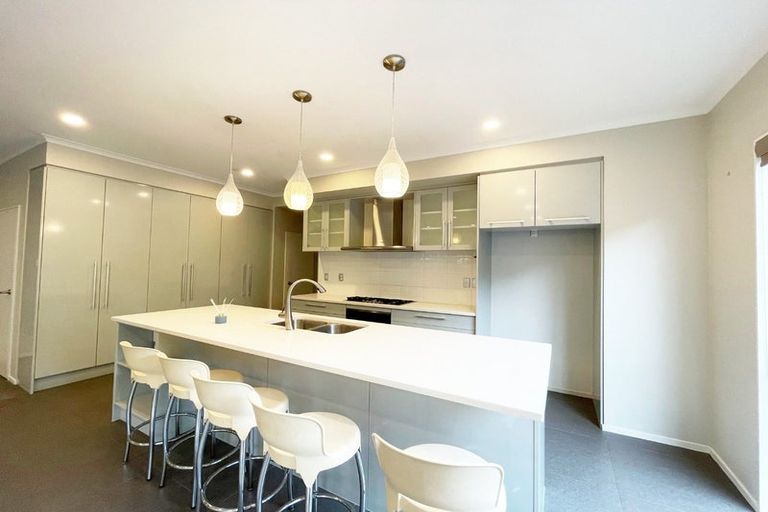 Photo of property in 9 Lucca Crescent, Flat Bush, Auckland, 2019