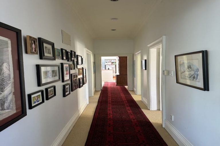 Photo of property in 6 Hawker Street, Mount Victoria, Wellington, 6011