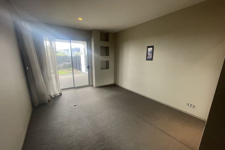 Photo of property in 9 Armstrong Farm Drive, East Tamaki Heights, Auckland, 2016