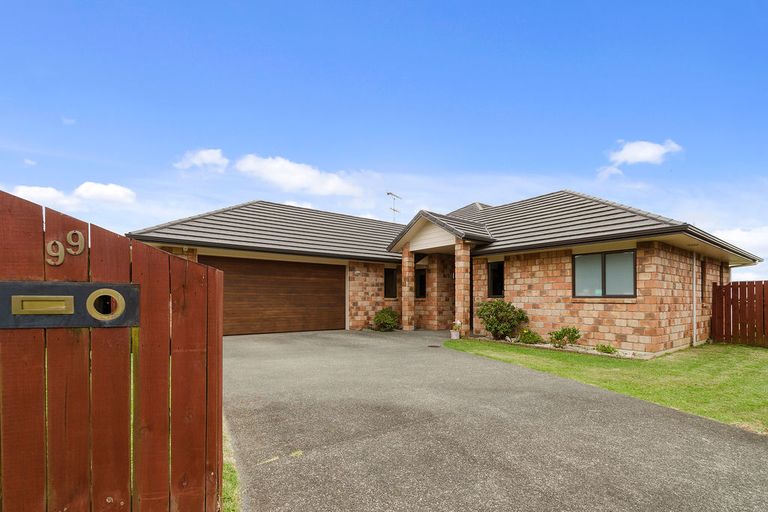 Photo of property in 99 Kitchener Road, Pukekohe, 2120
