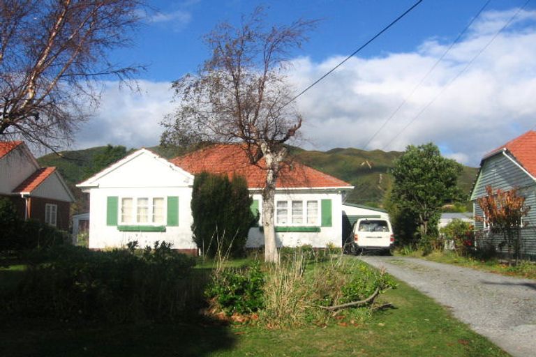 Photo of property in 20 Brook Street, Waiwhetu, Lower Hutt, 5010