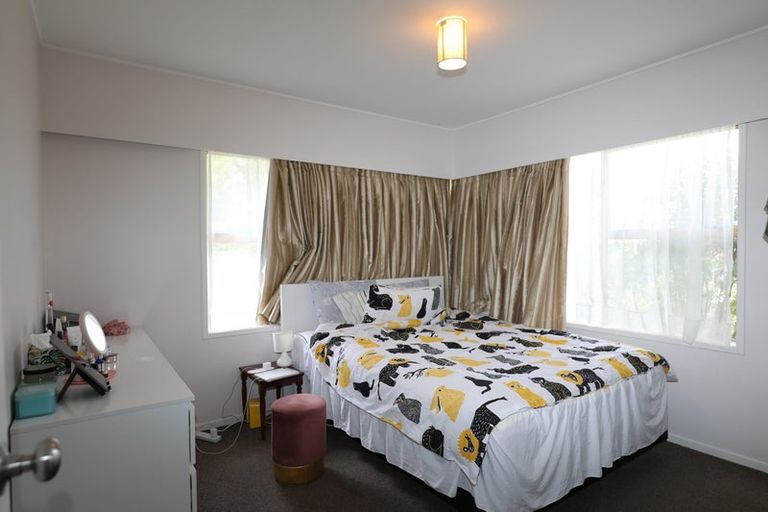Photo of property in 98 Glenmore Road, Sunnyhills, Auckland, 2010