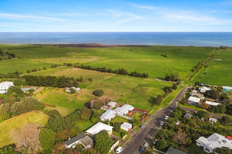 Photo of property in 53 Victoria Street, Patea, 4520