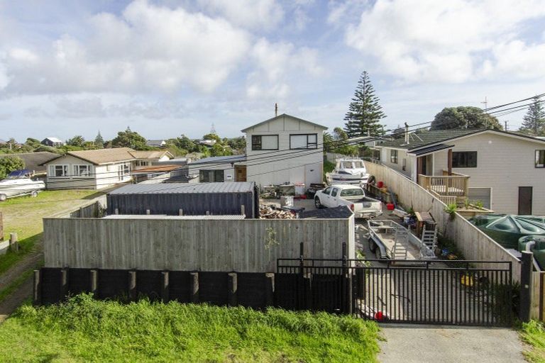 Photo of property in 37 Gawler Street, Te Horo Beach, Otaki, 5581