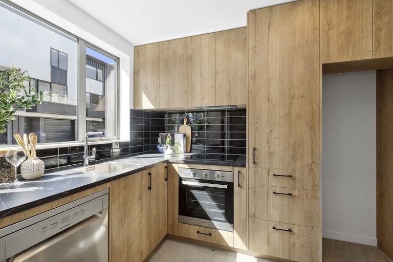 Photo of property in 34 John Street, Stokes Valley, Lower Hutt, 5019