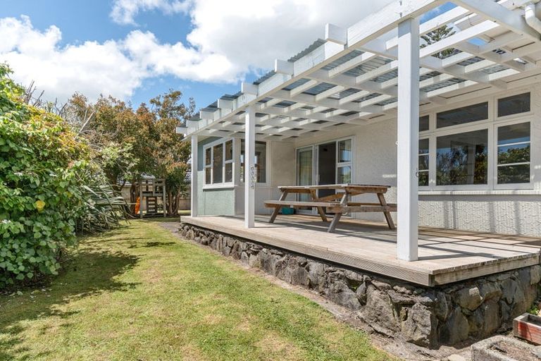 Photo of property in 141 Seaview Road, Westown, New Plymouth, 4310