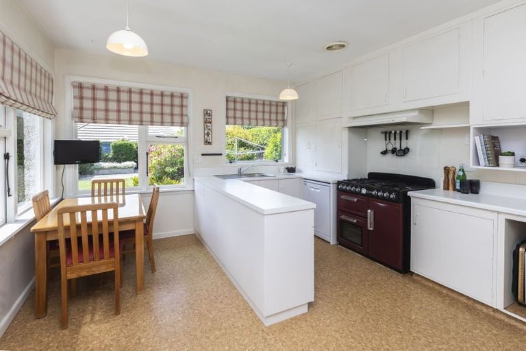 Photo of property in 44 Memorial Avenue, Ilam, Christchurch, 8053