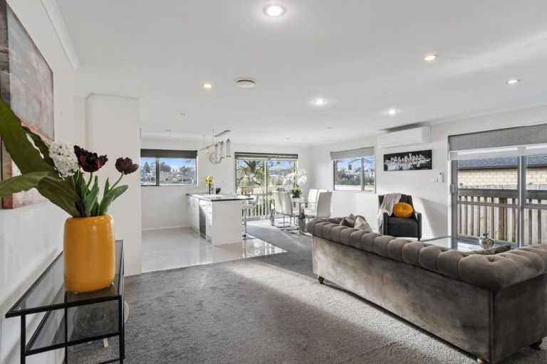 Photo of property in 2f Wood Street, Papakura, 2110