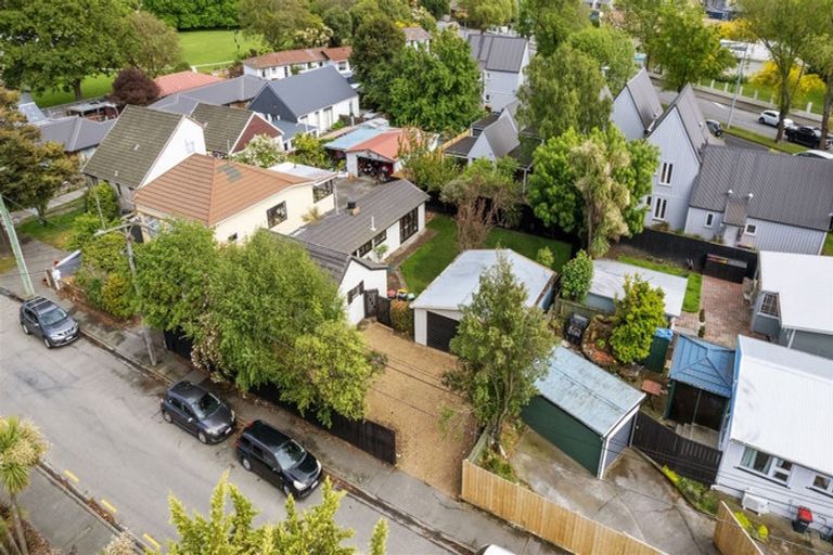 Photo of property in 37 Somerset Crescent, Spreydon, Christchurch, 8024