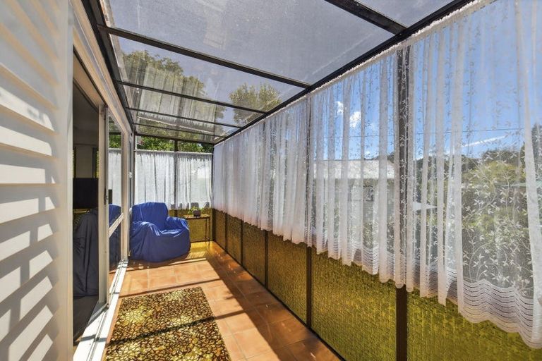 Photo of property in 32 Beaumont Crescent, Frankleigh Park, New Plymouth, 4310
