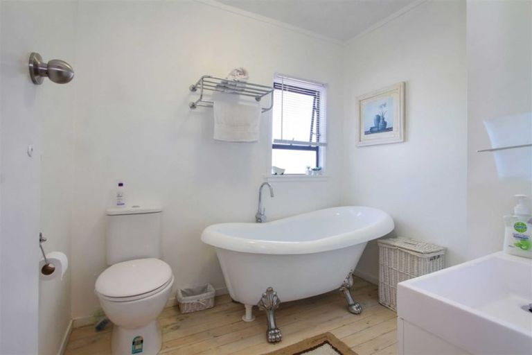 Photo of property in 155 Vipond Road, Stanmore Bay, Whangaparaoa, 0932