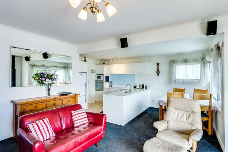 Photo of property in 5 Milton Terrace, Hospital Hill, Napier, 4110