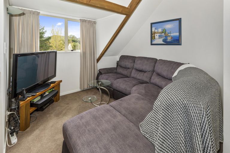 Photo of property in 21 Clifford Road, Pukekohe, 2678