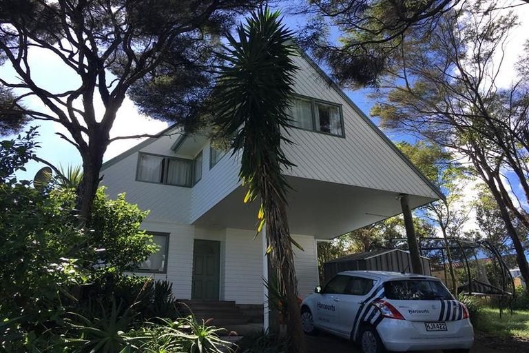 Photo of property in 322 Whangaparaoa Road, Stanmore Bay, Whangaparaoa, 0932