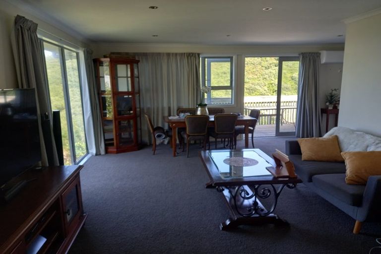 Photo of property in 54d Hungerford Road, Houghton Bay, Wellington, 6023