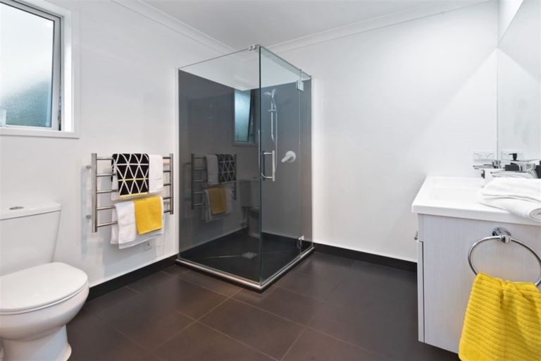 Photo of property in 98 Beach Road, Mellons Bay, Auckland, 2014