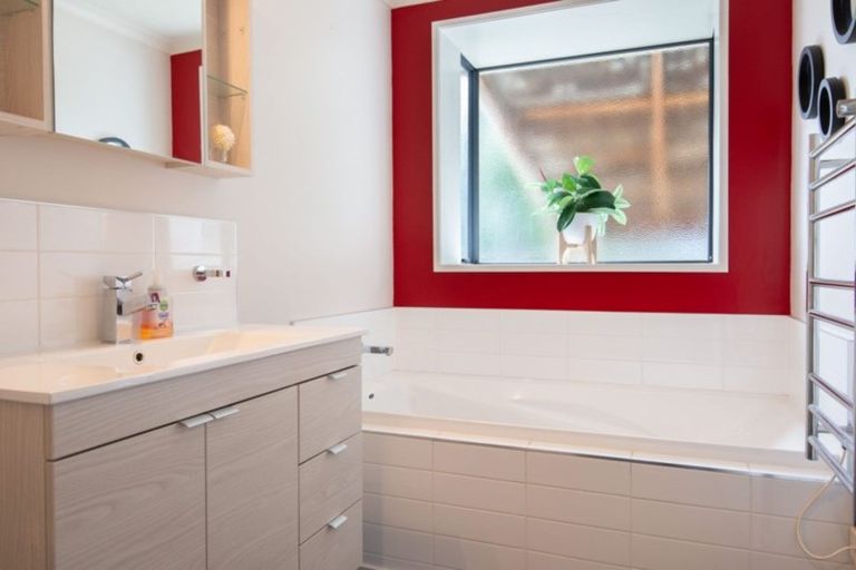 Photo of property in 25 Skerries Street, Outram, 9019