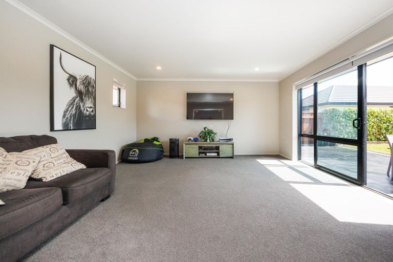 Photo of property in 43 Geneva Terrace, Kelvin Grove, Palmerston North, 4414