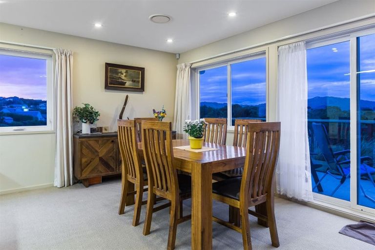 Photo of property in 9 Botany Lane, Whitby, Porirua, 5024