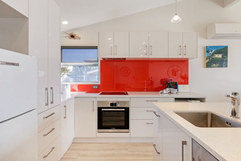 Photo of property in 355 Pukehina Parade, Pukehina, Te Puke, 3189