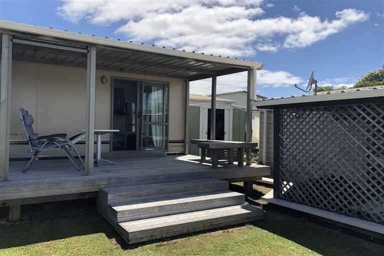 Photo of property in 28 Tamatea Drive, Snells Beach, 0920