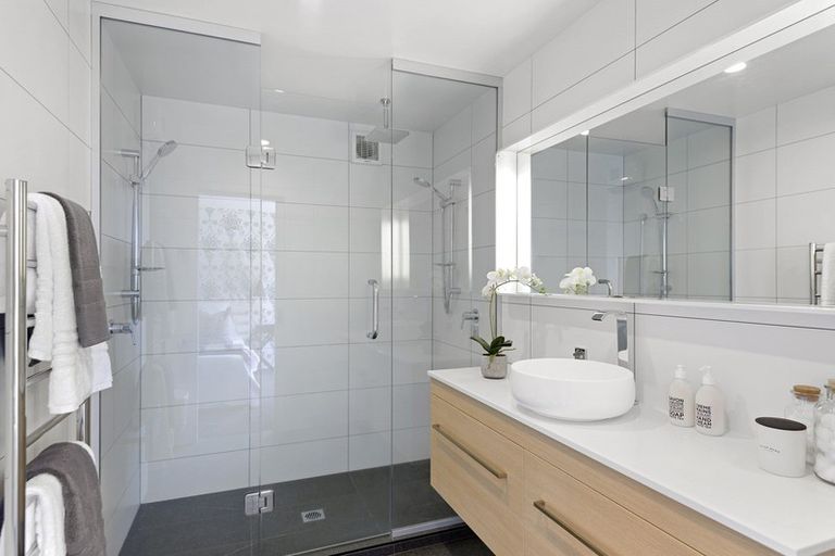 Photo of property in 6 Craigieburn Lane, Mount Pleasant, Christchurch, 8081