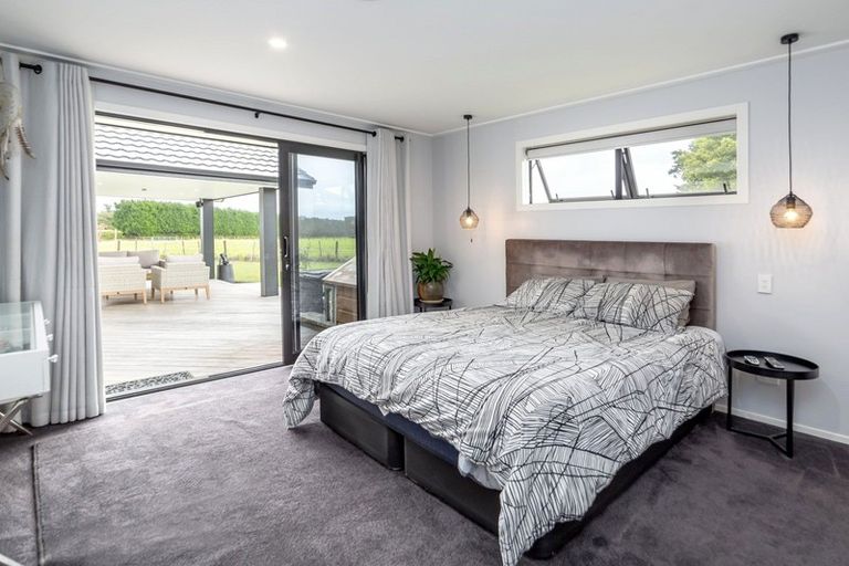 Photo of property in 8 Takahe Drive, Carterton, 5713