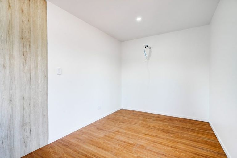 Photo of property in 74b Awaroa Road, Sunnyvale, Auckland, 0612