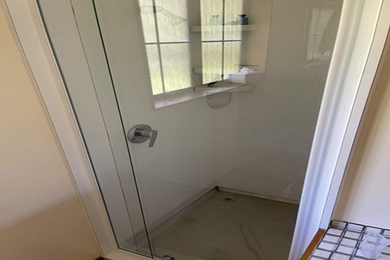 Photo of property in 5 Thatcher Crescent, Crofton Downs, Wellington, 6035